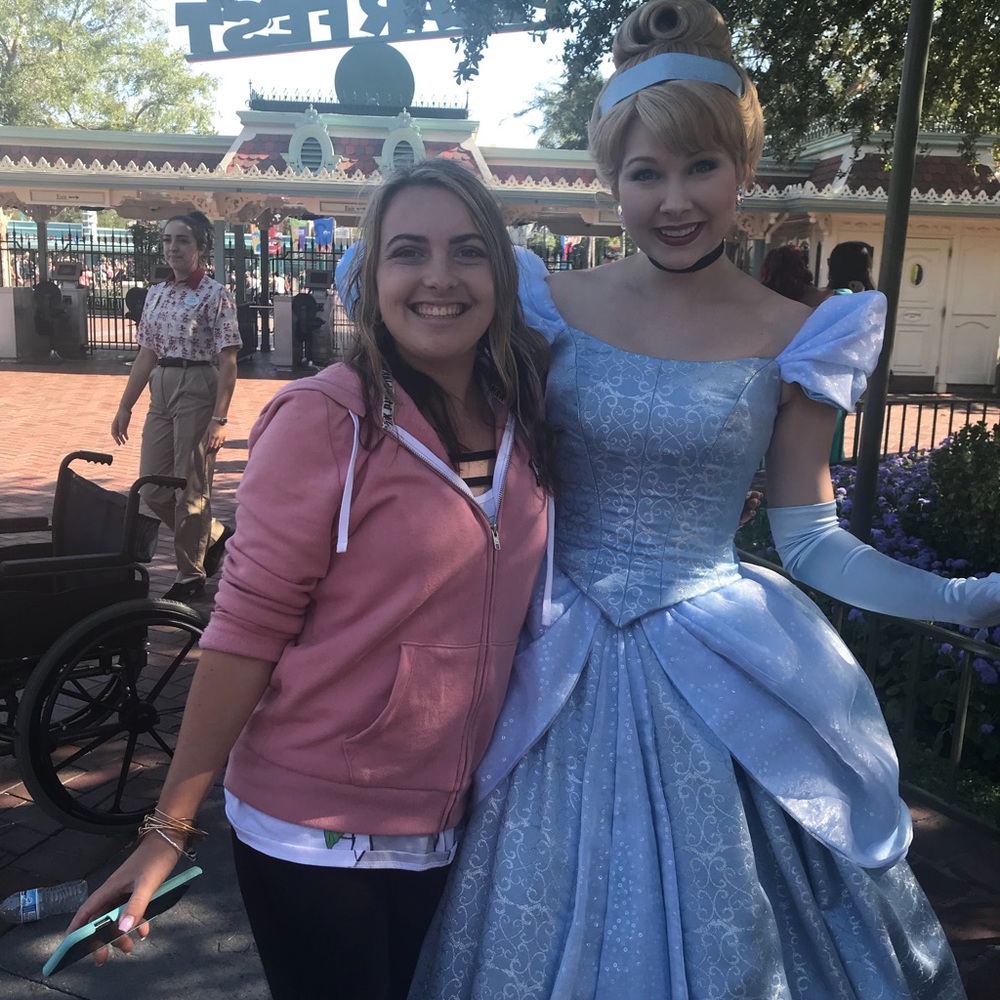 Meet your Posher, Nikki